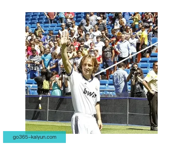 加维与莫德里奇对比分析：年轻天才的成长与老将的稳定表现